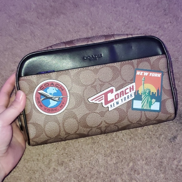 Coach cosmetic bag - Picture 1 of 4
